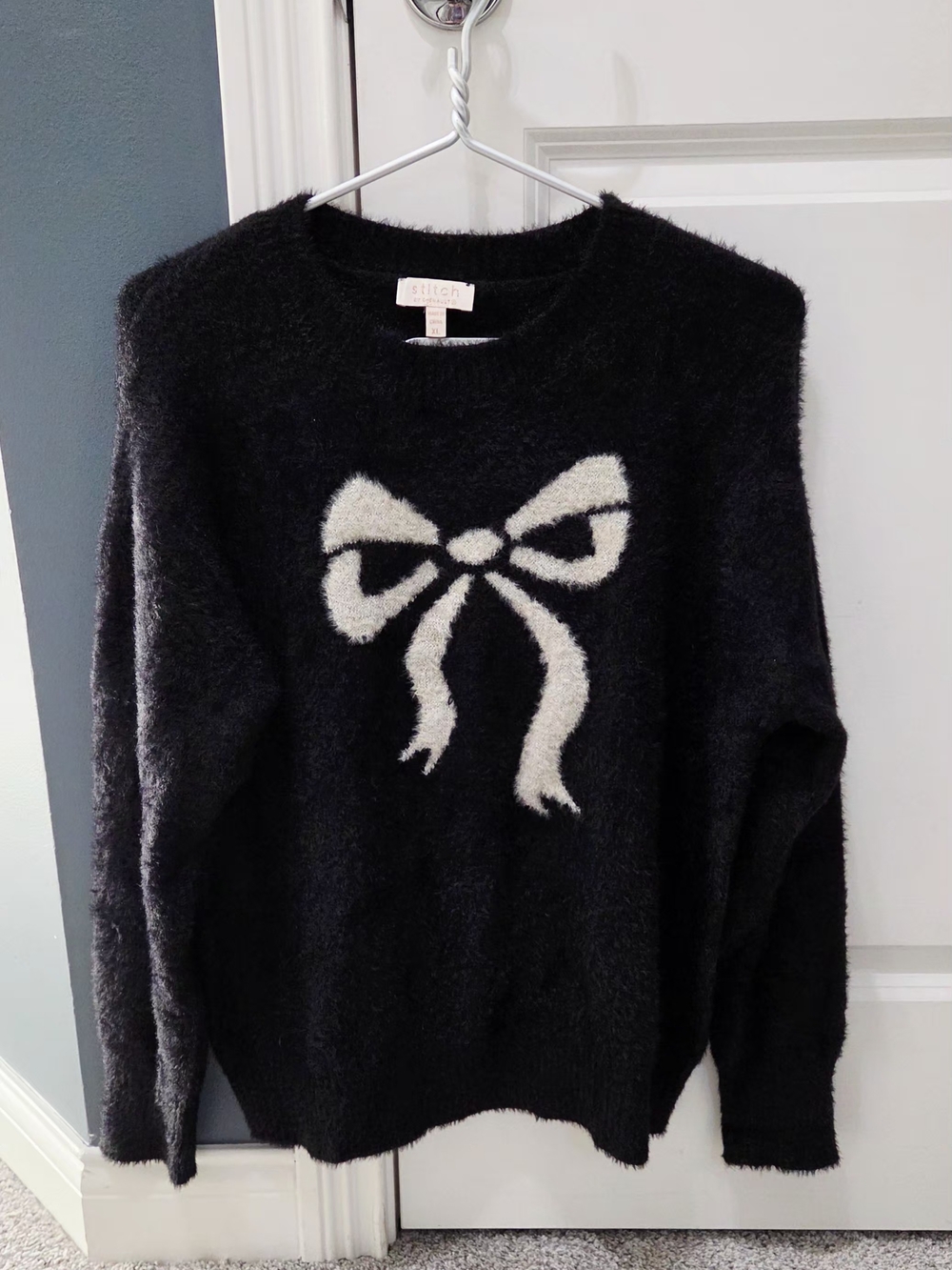 Stitch by Chenault Black Fuzzy Eyelash Knit Bow Sweater - Size XL